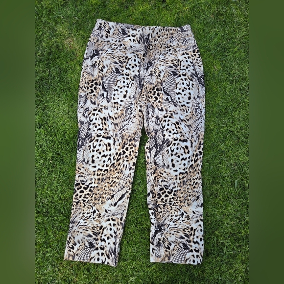 Chico's Animal Print Capris Crop Pants Size 0.5 =USA 6 - Picture 1 of 4